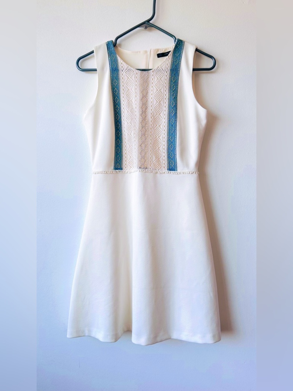 ZARA Sleeveless White Dress with Blue Lace Trim size S - Picture 2 of 7